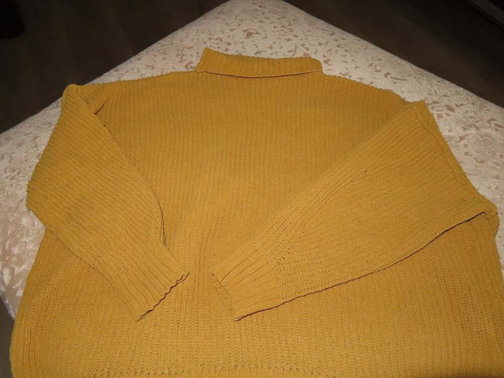 Aerie Mustard Yellow Ribbed Turtleneck Sweater Size M